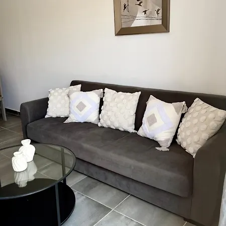 Elite Holidays Leda Gardens Cosy 1 Bed