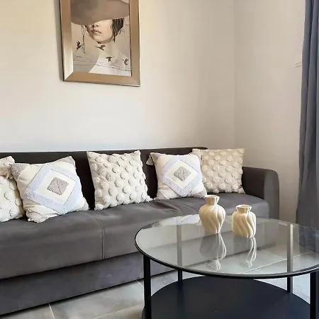 Elite Holidays Leda Gardens Cosy 1 Bed *